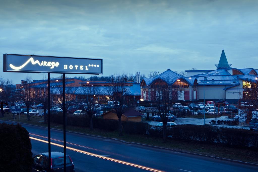 Mirage Hotel Sárvár Extérieur photo